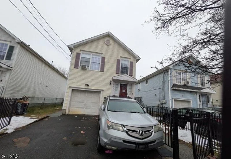 Unit for sale at 677 S 14Th St, Newark City, NJ 07103