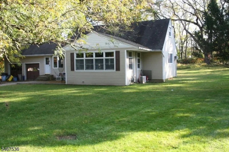 Unit for sale at 9 Robin Hood Rd, Parsippany-Troy Hills Twp., NJ 07950-3030