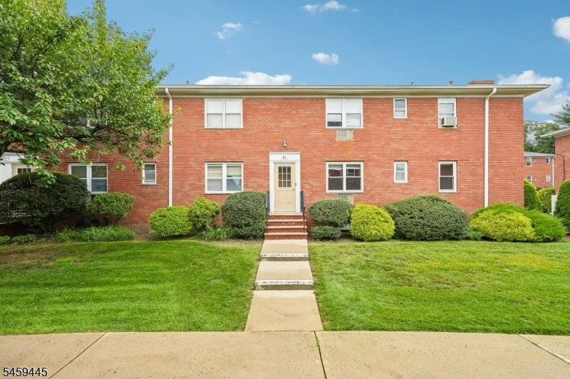 Unit for sale at 61 Knox Ter, Wayne Twp., NJ 07470-7916