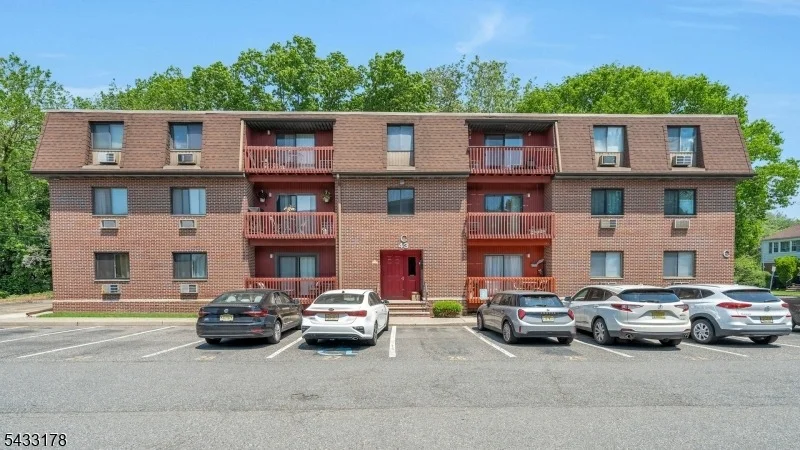 Unit for sale at 666 Mill St, Belleville Twp., NJ 07109-1341