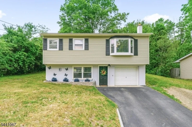 Unit for sale at 60 Alpine Rd, Wantage Twp., NJ 07461-1204