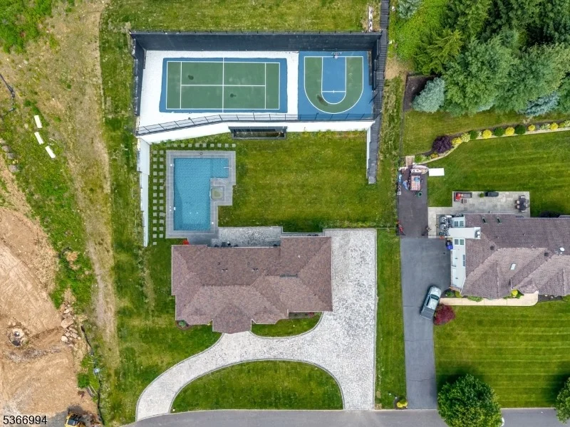 Unit for sale at 125 Hamilton Trl, Totowa Boro, NJ 07512-2813