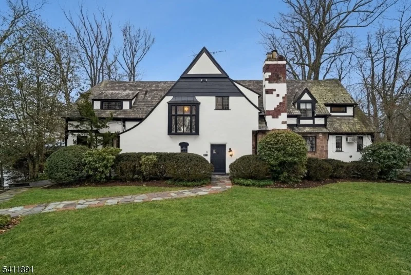 Unit for sale at 20 Barnsdale Rd, Millburn Twp., NJ 07078-2019
