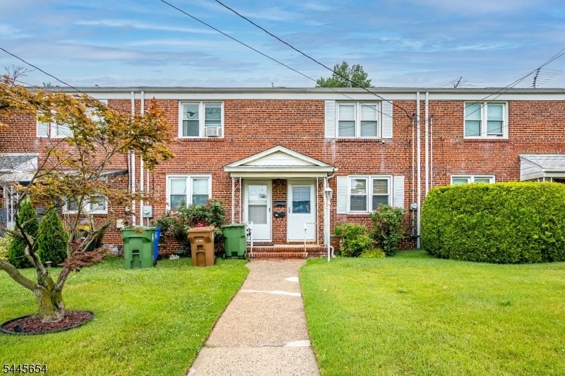 Unit for sale at 828 N Stiles St, Linden City, NJ 07036-4032