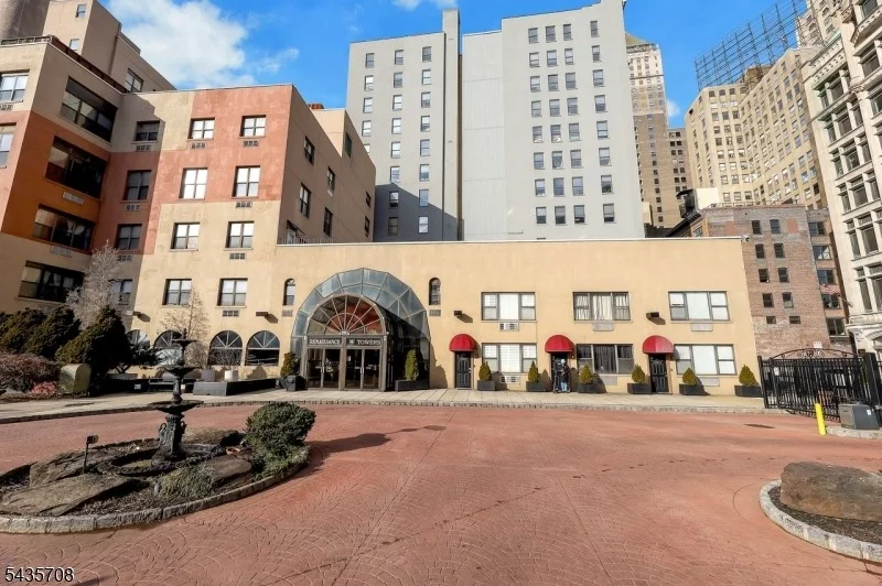 Unit for sale at 111 Mulberry St, Newark City, NJ 07102-4008