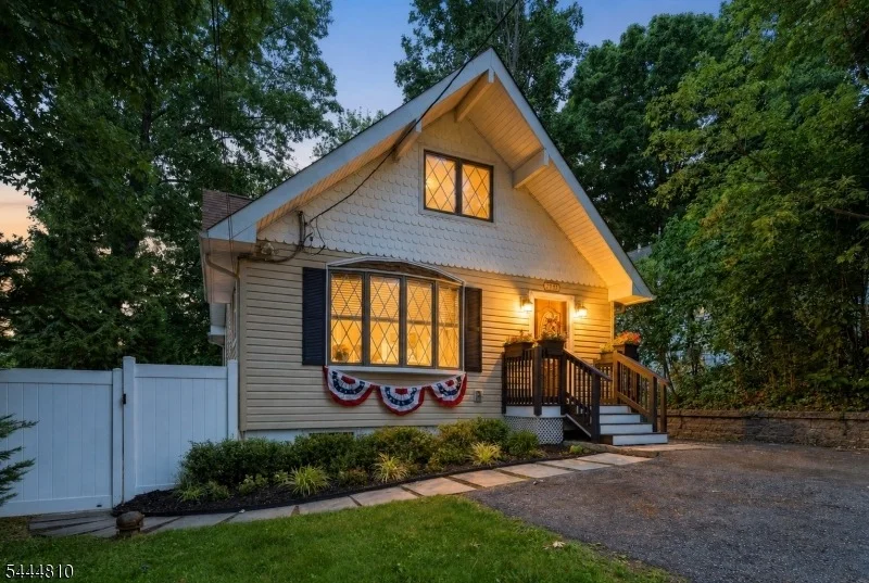 Unit for sale at 306 West End Ave, Hopatcong Boro, NJ 07843-1220
