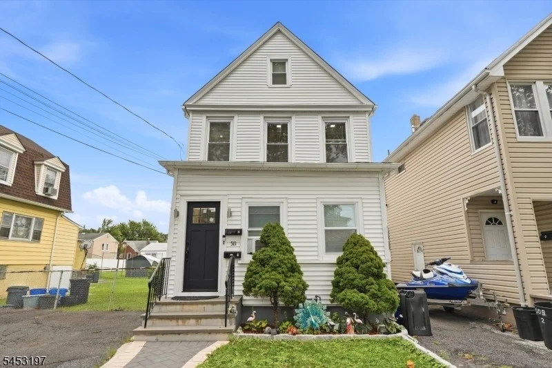 Unit for sale at 511 Roosevelt St, Roselle Park Boro, NJ 07204-1511