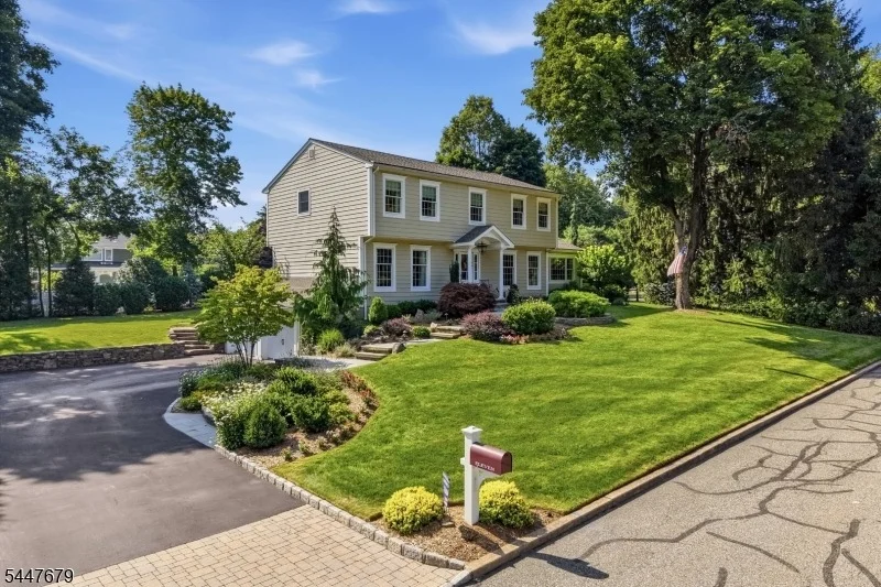 Unit for sale at 11 Briarwood Ct, Woodcliff Lake Boro, NJ 07677-7602