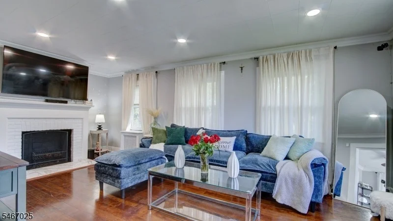 Unit for sale at 80 N Hill Rd, Woodbridge Twp., NJ 07067-3910