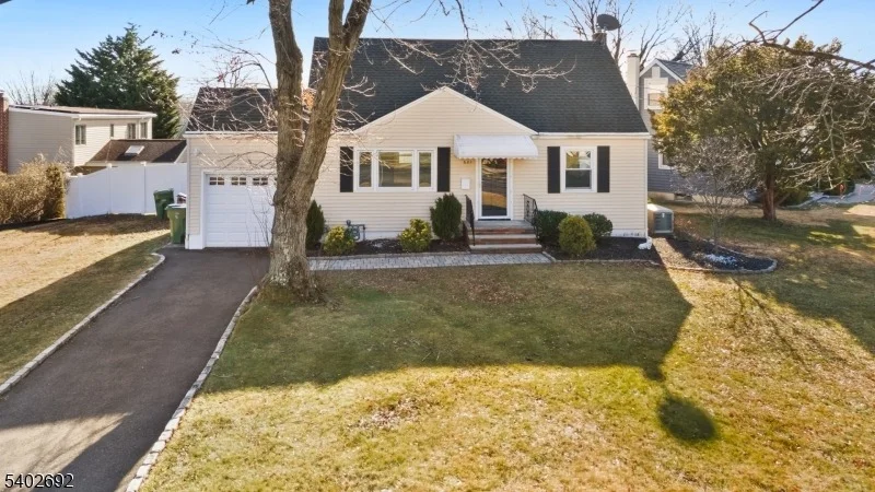 Unit for sale at 601 Fairway Rd, Linden City, NJ 07036-5414