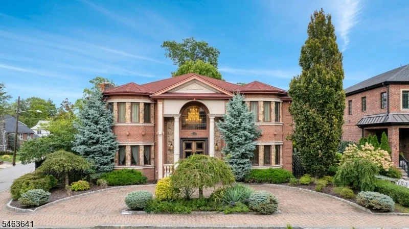 Unit for sale at 1088 Dearborn Rd, Fort Lee Boro, NJ 07024-4235