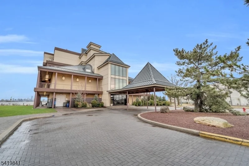 Unit for sale at 101 Shearwater Ct, Jersey City, NJ 07305-5415