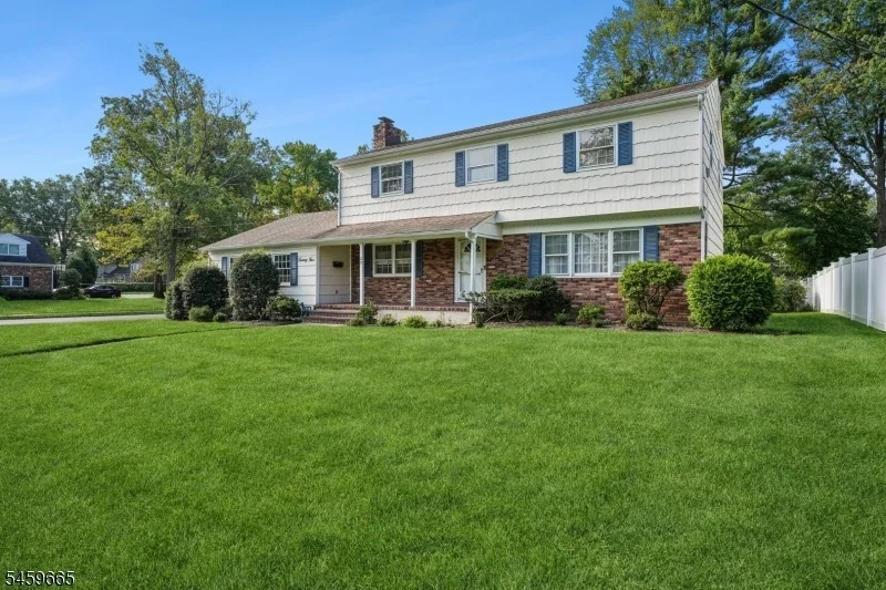 Unit for sale at 25 MANCHESTER DRIVE, Westfield Town, NJ 07090-2255