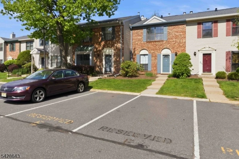 Unit for sale at 2 Daniel Dr, Franklin Twp., NJ 08823-1338