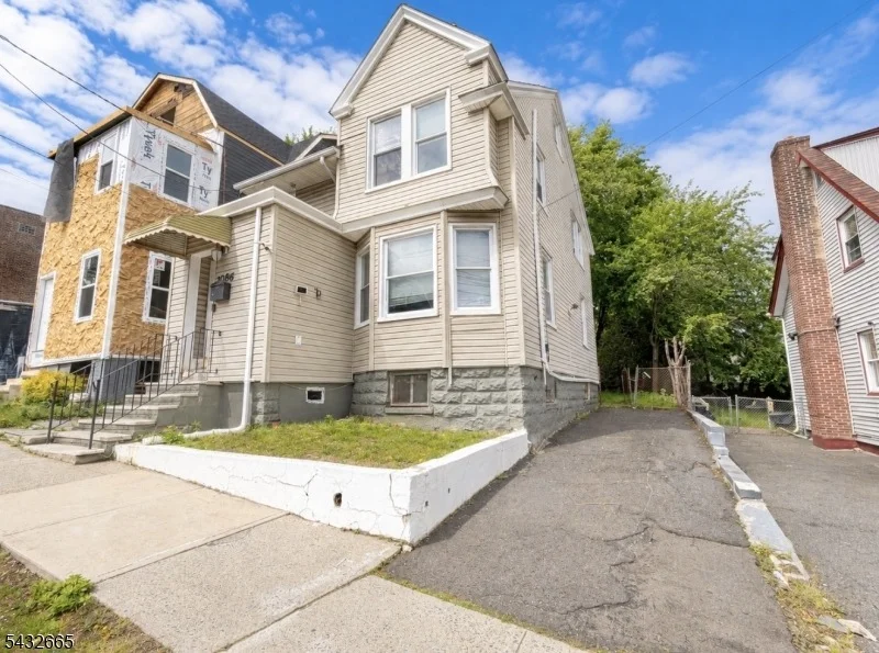 Unit for sale at 1086 18Th Ave, Newark City, NJ 07106-2514