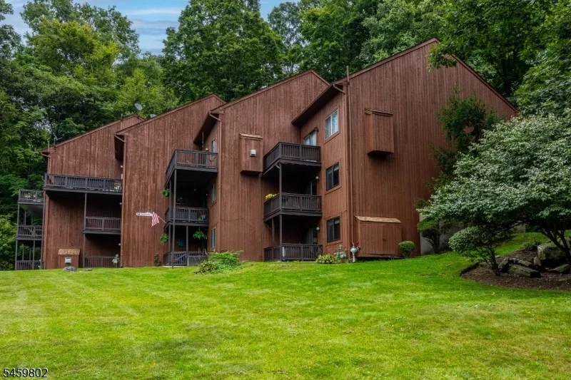 Unit for sale at 7 Augusta Dr, Vernon Twp., NJ 07462-2582
