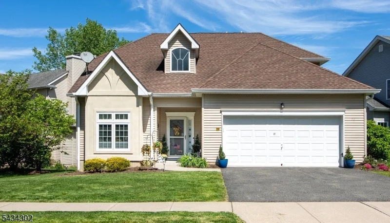 Unit for sale at 22 Bluffs Ct, Hamburg Boro, NJ 07419-1525