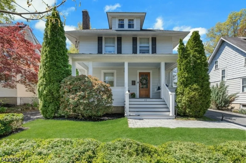 Unit for sale at 11 Lewis Ave, Summit City, NJ 07901-1468