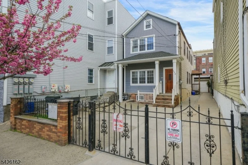 Unit for sale at 172 Chestnut St, Newark City, NJ 07105-1105