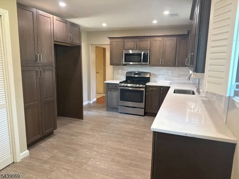 Unit for sale at 13 Patton Dr, Franklin Twp., NJ 08873-2313