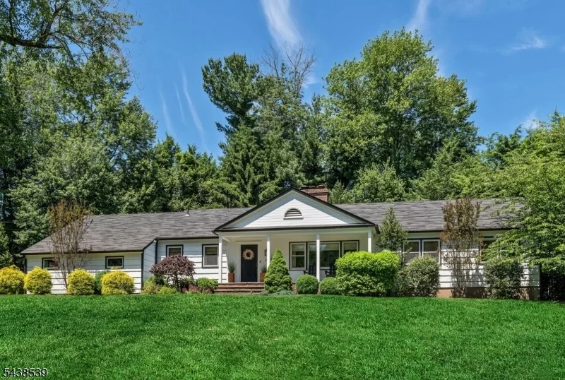 Unit for sale at 611 Wishing Well Rd, Wyckoff Twp., NJ 07481-1311