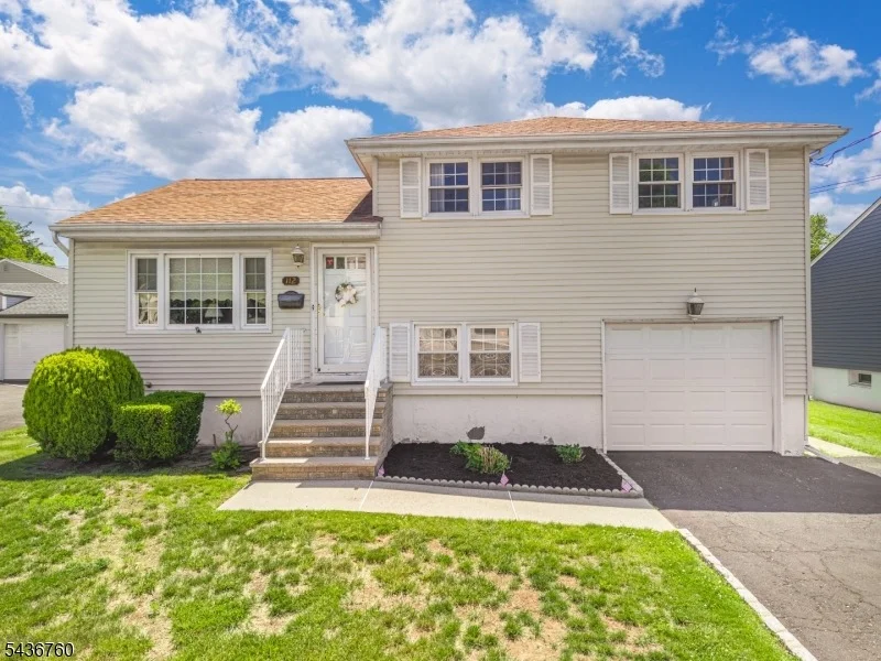 Unit for sale at 112 Berdan St, Rochelle Park Twp., NJ 07662-3218
