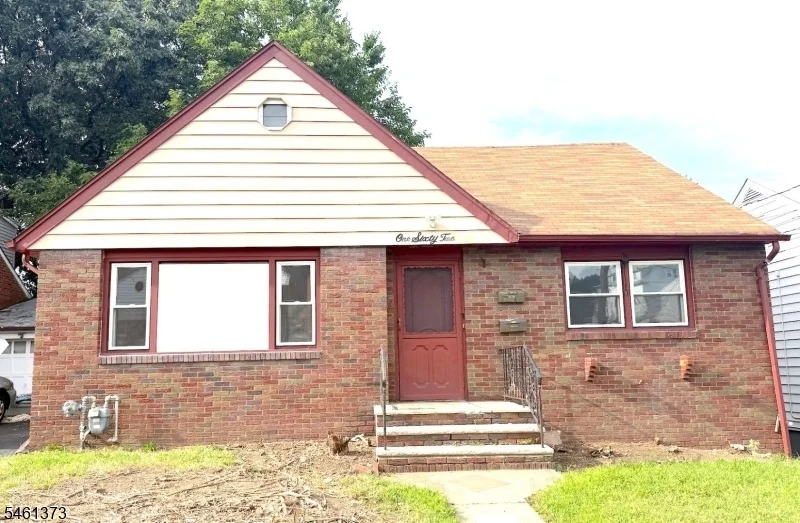 Unit for sale at 162 Sheridan Ave, Clifton City, NJ 07011-3336
