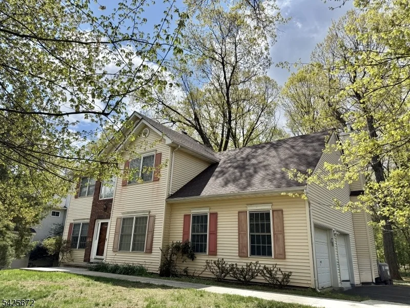 Unit for sale at 4 Scaletti Ct, Franklin Twp., NJ 08873-2882