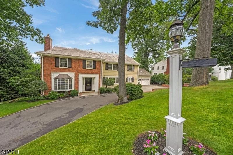 Unit for sale at 18 Kings Hill Ct, Summit City, NJ 07901-3007