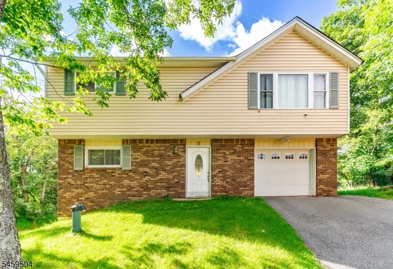 Unit for sale at 8 Rollins Trl, Hopatcong Boro, NJ 07843-1734