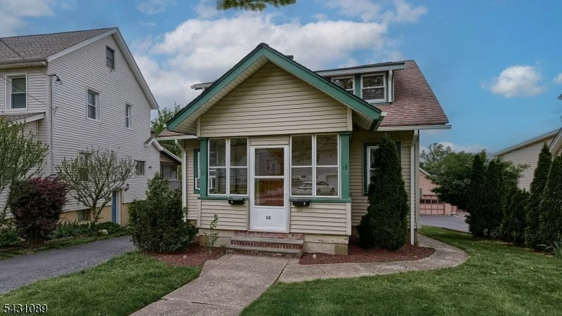 Unit for sale at 13 Parkway West, Caldwell Boro Twp., NJ 07006-6009