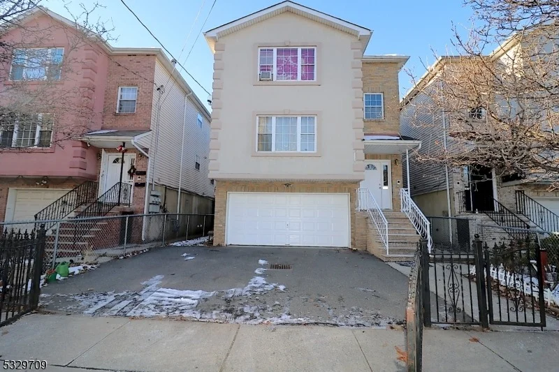 Unit for sale at 580 3rd St, Newark City, NJ 07107-4511