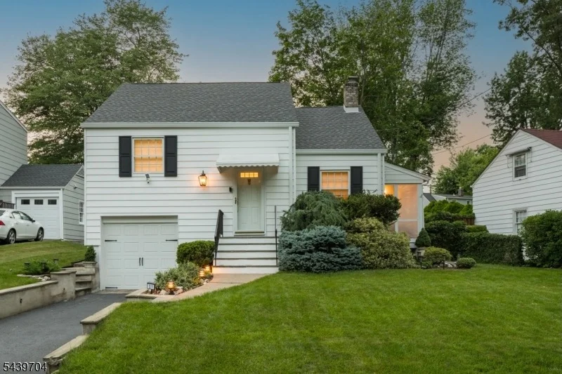Unit for sale at 31 Briant Pkwy, Summit City, NJ 07901-4201