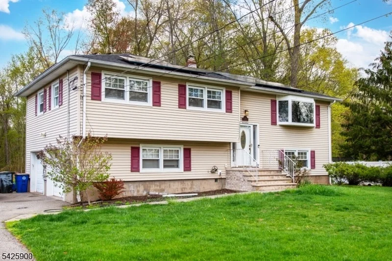 Unit for sale at 17 Cole Rd, Fairfield Twp., NJ 07004-1114