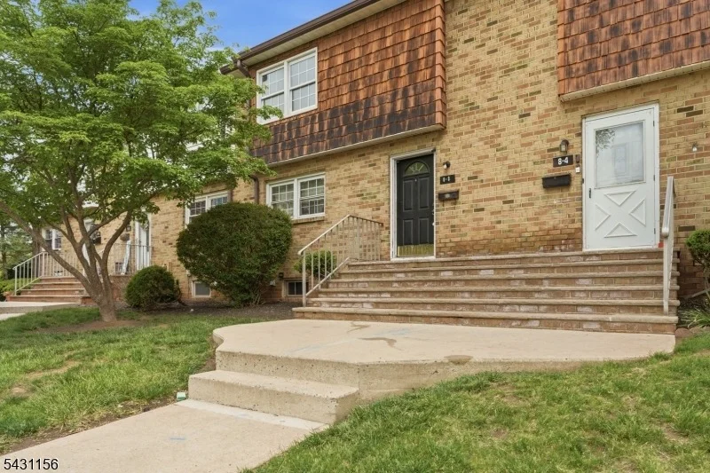 Unit for sale at 8 Cardinal Ln, Hillsborough Twp., NJ 08844-4401