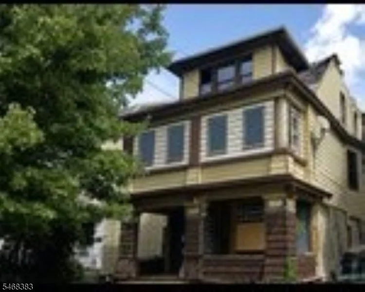 Unit for sale at 880 S 19Th St, Newark City, NJ 07108-1110