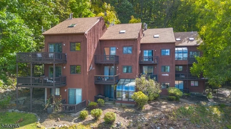 Unit for sale at 5 Steamboat Dr, Vernon Twp., NJ 07462-4524