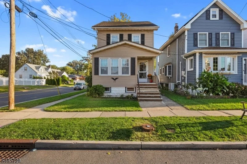 Unit for sale at 646 E 2ND AVE, Roselle Boro, NJ 07203-1551