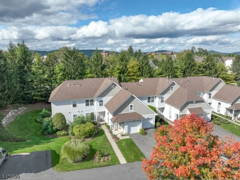 Unit for sale at 4 Eagles Nest Ln, Hardyston Twp., NJ 07419-1227