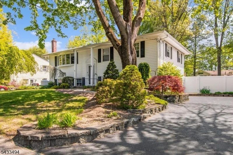 Unit for sale at 44 Summit Rd, Jefferson Twp., NJ 07438-9540