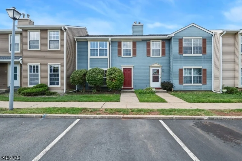 Unit for sale at 162 Mcnair Ct, Franklin Twp., NJ 08873-1781