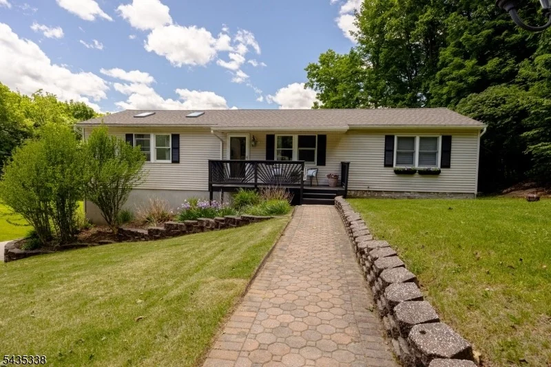 Unit for sale at 1 Bantry Ct, Vernon Twp., NJ 07422-1009