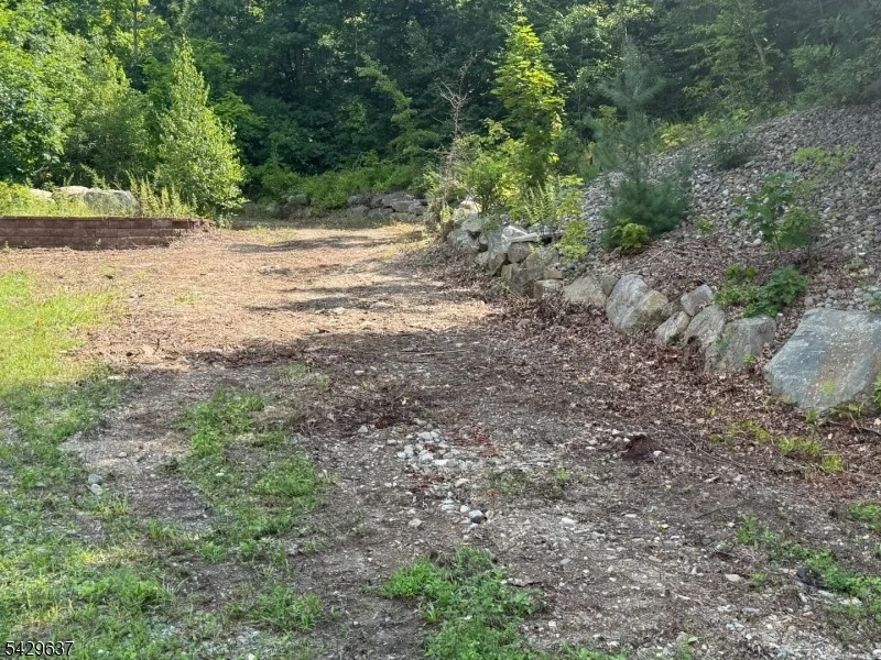 Unit for sale at 46 Silver Grove Rd, Hardyston Twp., NJ 07460