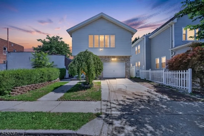 Unit for sale at 81 Home Pl, Lodi Boro, NJ 07644-1513