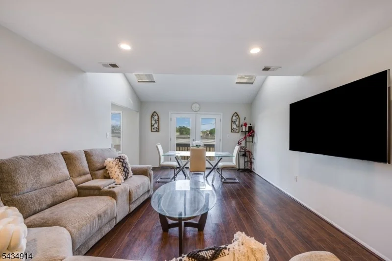 Unit for sale at 116 Peach St, Woodbridge Twp., NJ 07001-1002