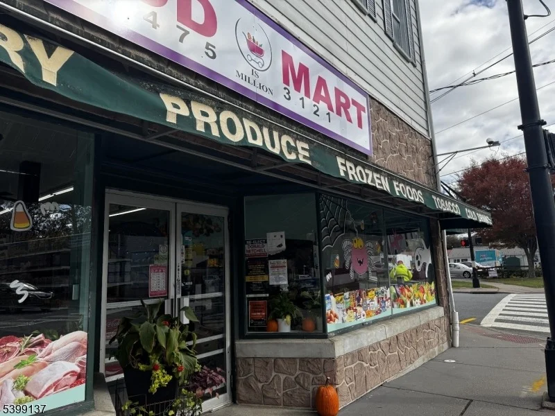 Unit for sale at 253 Water St, Belvidere Twp., NJ 07823-1216