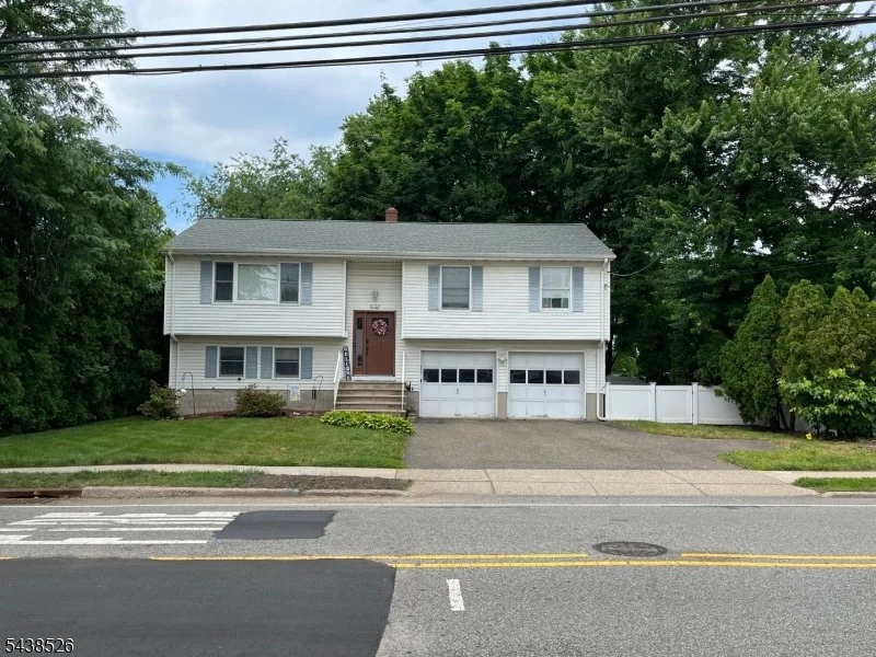 Unit for sale at 832 Lafayette Ave, Hawthorne Boro, NJ 07506