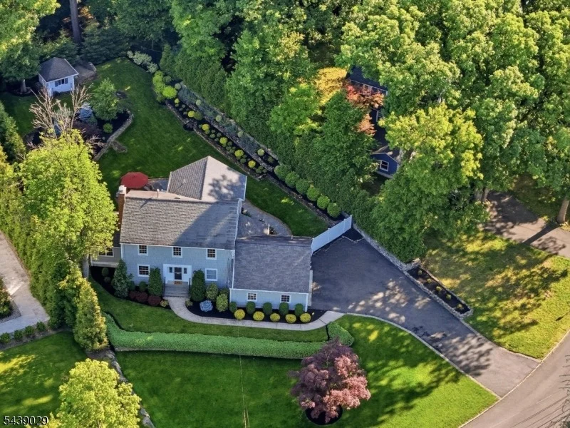 Unit for sale at 62 Fells Rd, Verona Twp., NJ 07044-1109