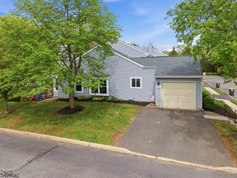 Unit for sale at 115 Wisbech Pl, Franklin Twp., NJ 08873-4835