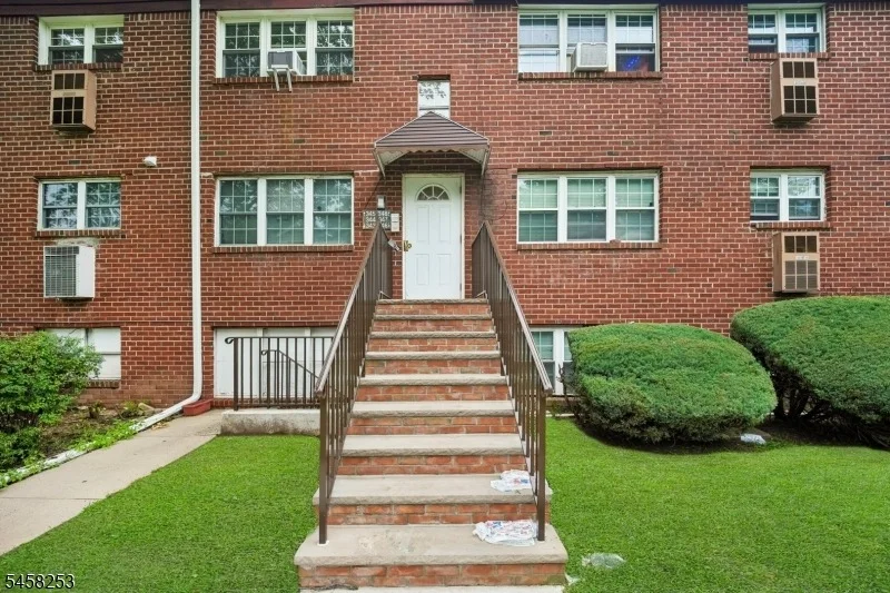 Unit for sale at 345 College Dr, Edison Twp., NJ 08817-5926